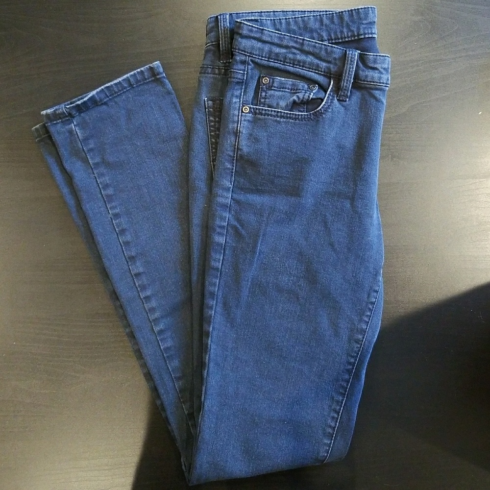BCBGMaxAzria Skinny Jeans Size 29